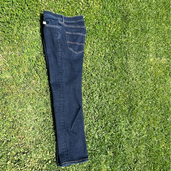 Lucky Brand 223 Straight Jeans - size 30x30 - Picture 2 of 7